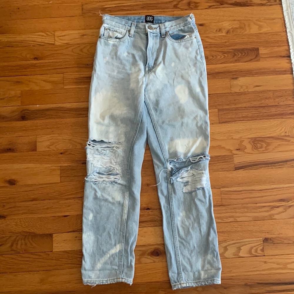 BDG SIZE 26 STRAIGHT FIT JEANS